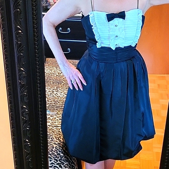 LAST CHANCE!  RARE Vintage Tuxedo Dress! 9 - Picture 15 of 15